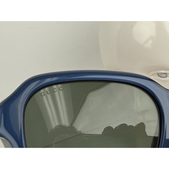 Gucci Logo Rectangular Sunglasses - Picture 7 of 9